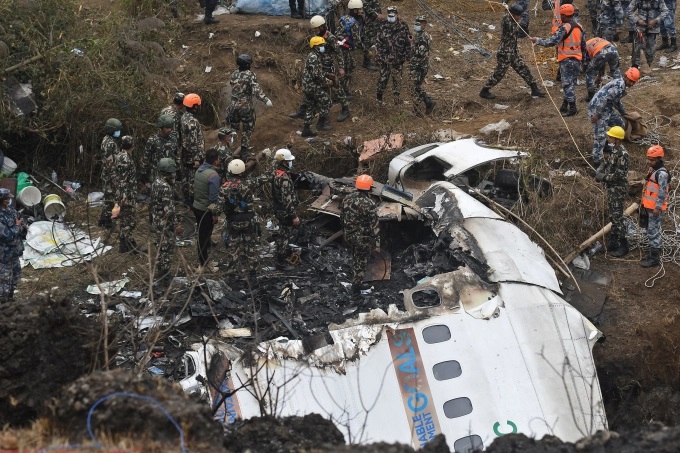 Máy bay gặp nạn thương tâm khiến 72 người ra đi mãi mãi, nguyên nhân vì phi công ngắt nhầm nguồn điện - ảnh 1