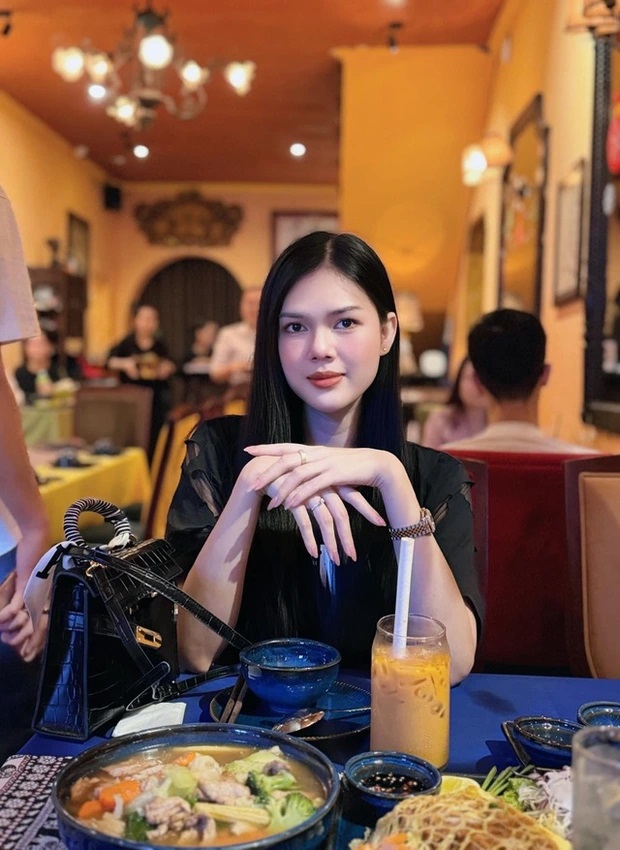 Từng xuống tóc quy y vì chuyện tình cảm, nữ diễn viên Việt khoe bạn trai mới gây xôn xao - ảnh 5