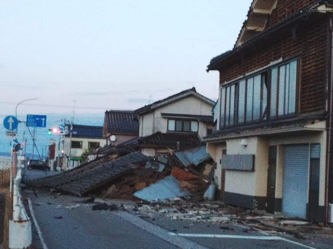 Hiện trường vụ va chạm máy bay chở 379 người tại Nhật, 5 người trên máy bay cứu hộ động đất không qua khỏi - ảnh 8