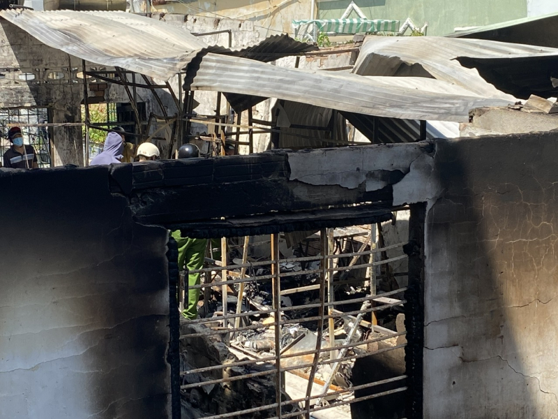 Vụ cháy khiến 4 người không qua khỏi tại TPHCM: Ngôi nhà từng rao bán 5,2 tỷ, nghi do mâu thuẫn gia đình - ảnh 2