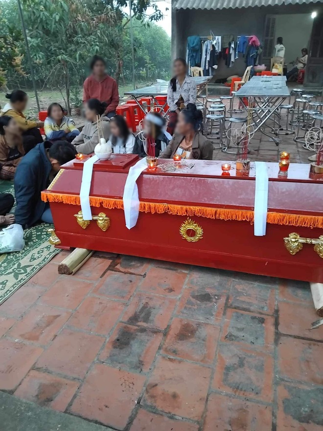 Bố và 2 em thất thần trong tang lễ cô gái 21 tuổi ra đi ở Hà Nội, người nhà kêu gọi quyên góp lo hậu sự - ảnh 2