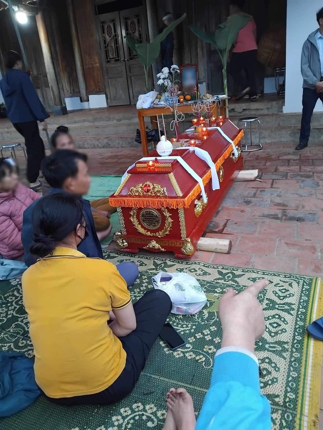 Bố và 2 em thất thần trong tang lễ cô gái 21 tuổi ra đi ở Hà Nội, người nhà kêu gọi quyên góp lo hậu sự - ảnh 1