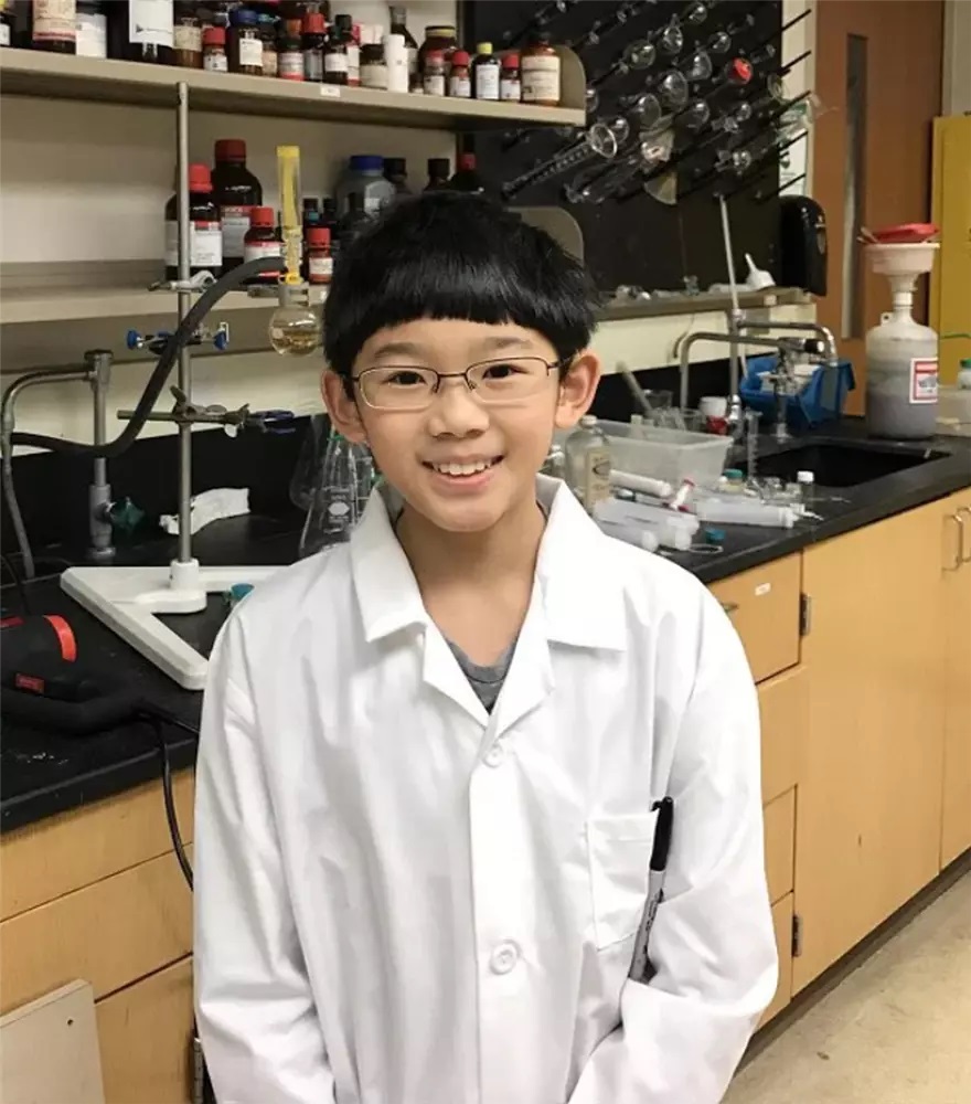 Chân dung chàng trai được mệnh danh 'thần đồng hóa học': 11 tuổi lên đại học, 19 tuổi làm kỹ sư lương cao ở Google - ảnh 2