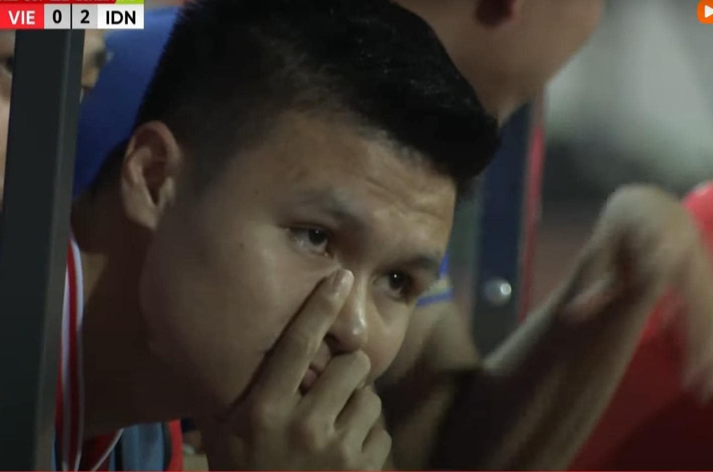Trực tiếp bóng đá Việt Nam - Indonesia: Việt Nam nhận 2 bàn thua liên tiếp, Quang Hải bật khóc vì không được vào sân - ảnh 4