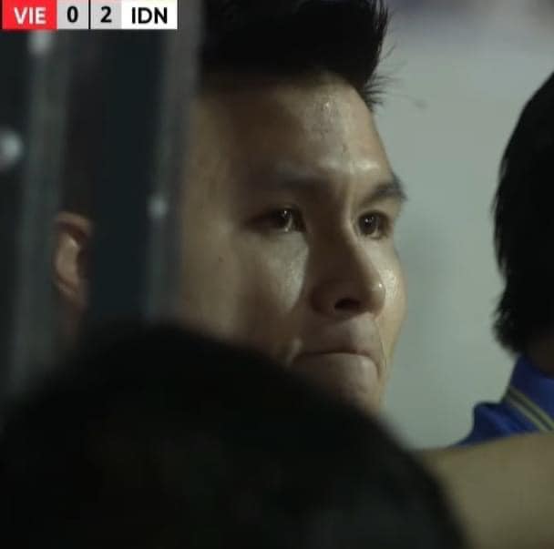 Clip: Bắt trọn khoảnh khắc Quang Hải trút giận vào thùng nước vì không được vào sân, phải nhìn tuyển Việt Nam thua thảm bại - ảnh 3