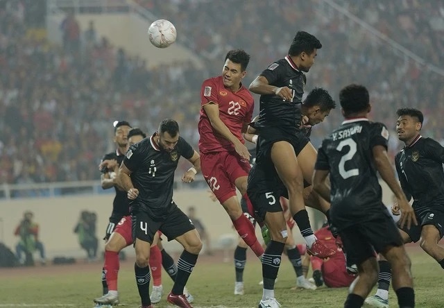 Trực tiếp bóng đá Việt Nam - Indonesia: Việt Nam nhận 2 bàn thua liên tiếp, Quang Hải bật khóc vì không được vào sân - ảnh 6