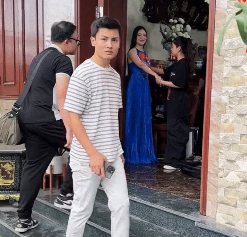 Anh trai Quang Hải viral khắp cõi mạng: visual sáng, diện đơn giản vẫn hút mắt - ảnh 4