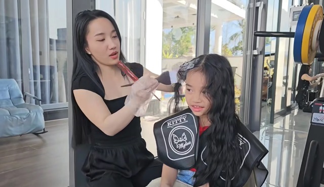 Quỳnh Quỳnh gây tranh cãi vì dùng hóa chất tạo kiểu tóc cho 2 con gái nhỏ, Lê Dương Bảo Lâm lên tiếng giải thích - ảnh 1