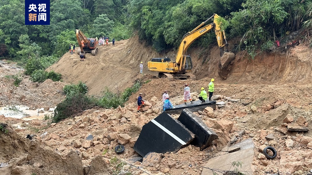 Sập đường cao tốc ở Trung Quốc khiến 36 người ra đi mãi mãi, nhân chứng rùng mình kể lại giây phút kinh hoàng - ảnh 3