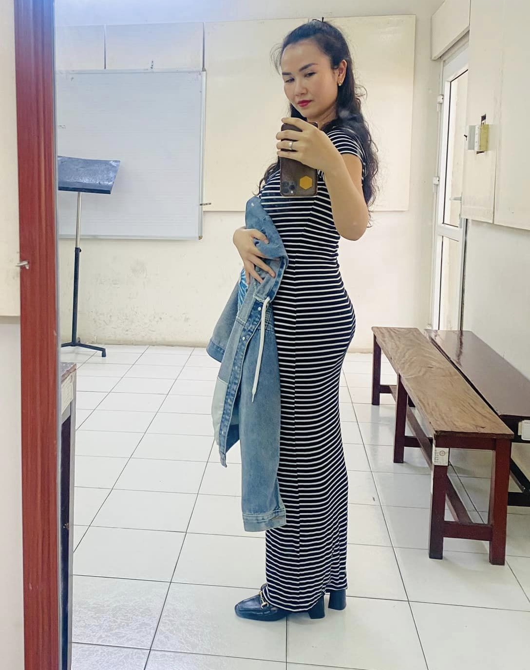 Võ Hạ Trâm hé lộ vóc dáng ở tháng thứ 4 thai kỳ, netizen đặc biệt chú ý một chi tiết ở bụng bầu - ảnh 2