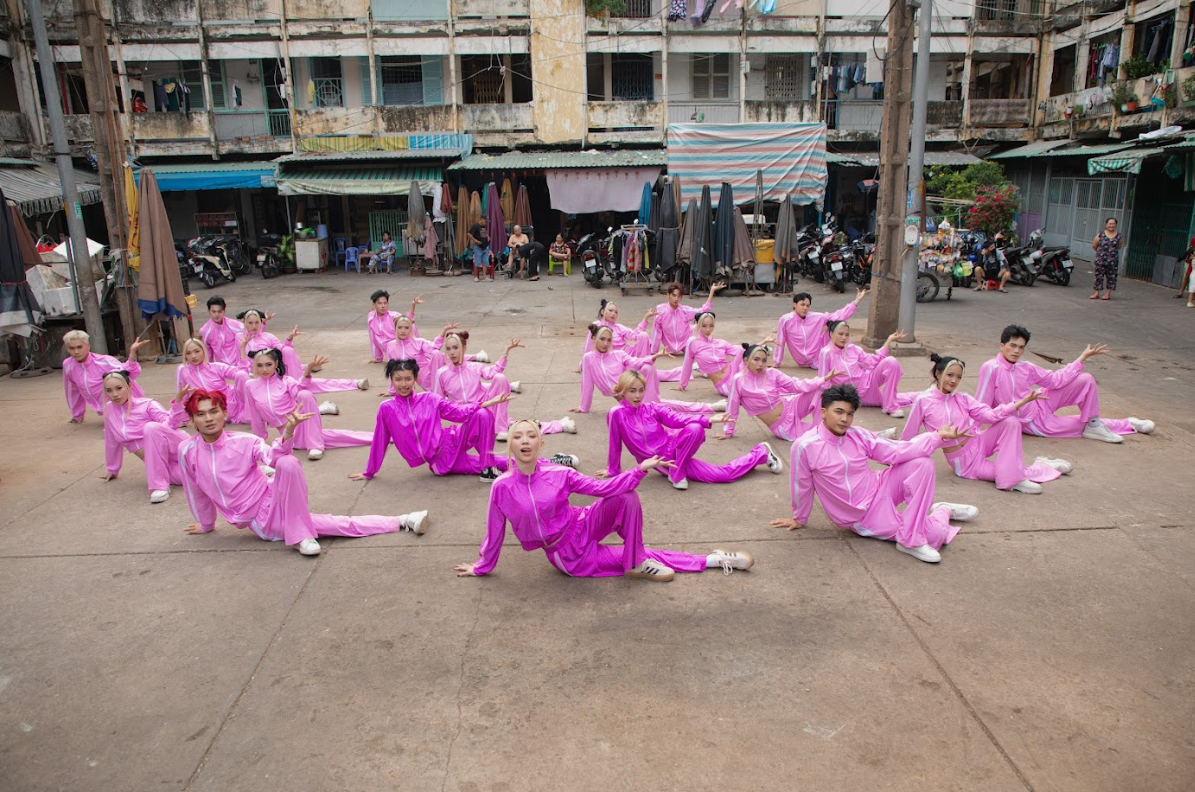 Ca khúc Đậm Đà “gây bão” sau sân khấu solo đội trưởng, Tóc Tiên tung quà “bí mật” cho khán giả - ảnh 3