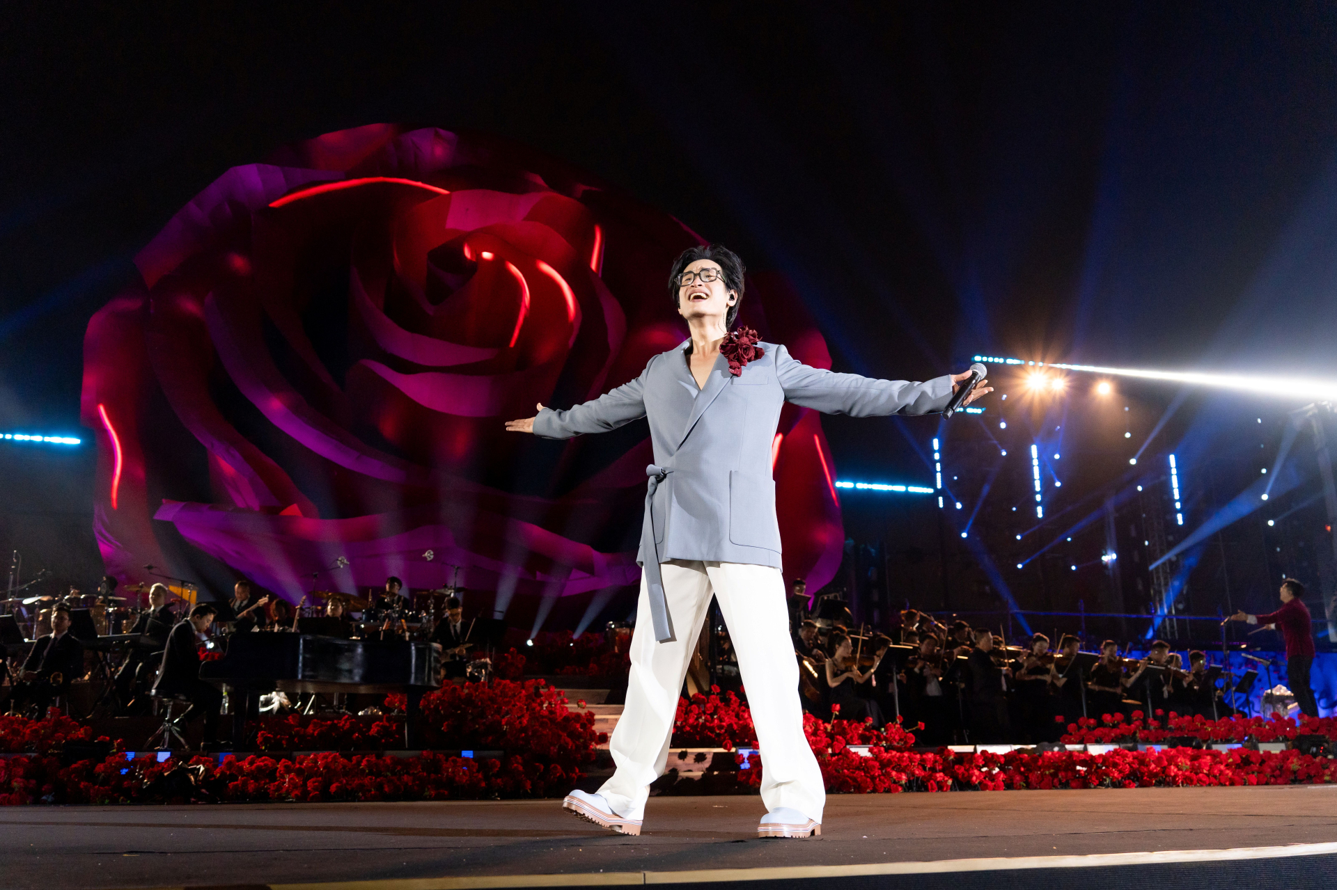 Live concert Sketch A Rose trong cơn mưa xuân Sài Gòn: Trọn vẹn hai đêm nhạc rực cháy - ảnh 2