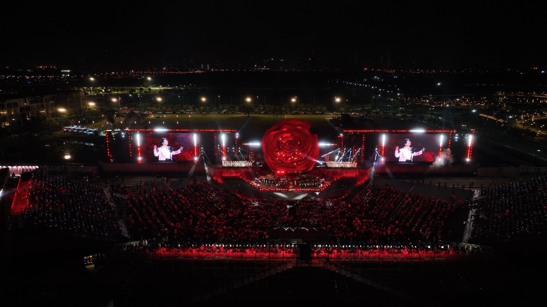 Hà Anh Tuấn bùng nổ với những bản tình ca tại concert “Sketch A Rose” - ảnh 1