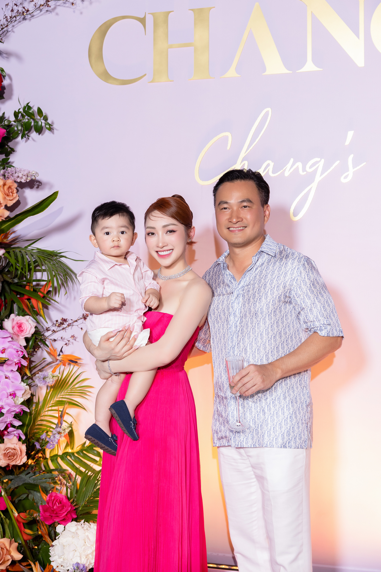 Bảo Thy sánh đôi ông xã, cùng dàn sao dự tiệc sinh nhật vợ diễn viên Chi Bảo - Lý Thuỳ Chang - ảnh 8
