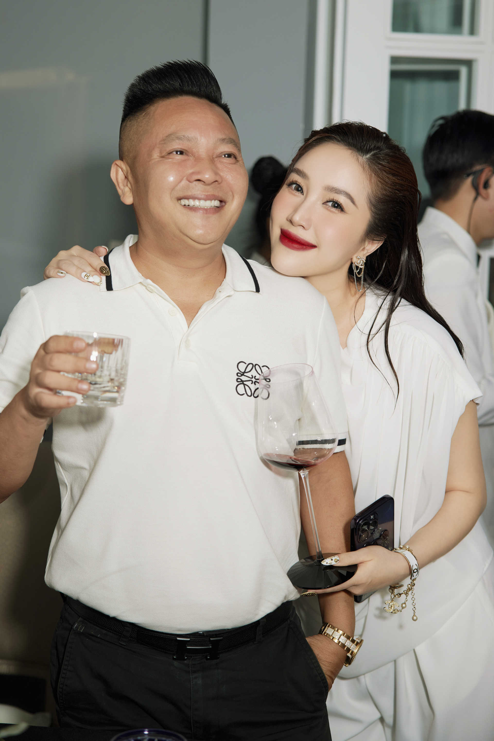 Bảo Thy sánh đôi ông xã, cùng dàn sao dự tiệc sinh nhật vợ diễn viên Chi Bảo - Lý Thuỳ Chang - ảnh 3
