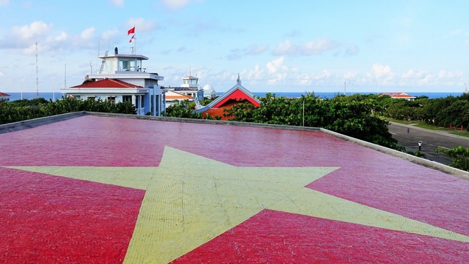 Quốc kỳ bằng gốm khổng lồ trên đảo Trường Sa Lớn của Việt Nam: Được công nhận kỷ lục và niềm tự hào dân tộc - ảnh 3