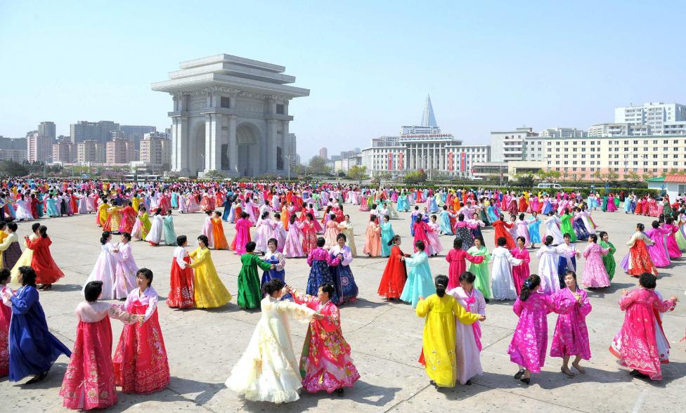 Triều Tiên đất nước kỳ lạ nhất thế giới với những luật cấm 'có 1 không 2', điều số 5 khiến ai nấy kinh ngạc - ảnh 5