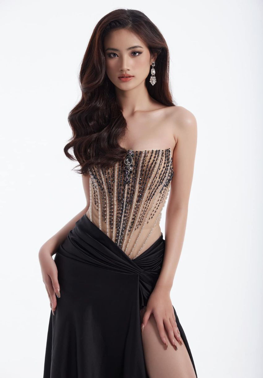 Cận cảnh nhan sắc tân Miss World Vietnam 2023 Huỳnh Trần Ý Nhi, là người hướng nội ít nói và sợ kim tiêm - ảnh 5