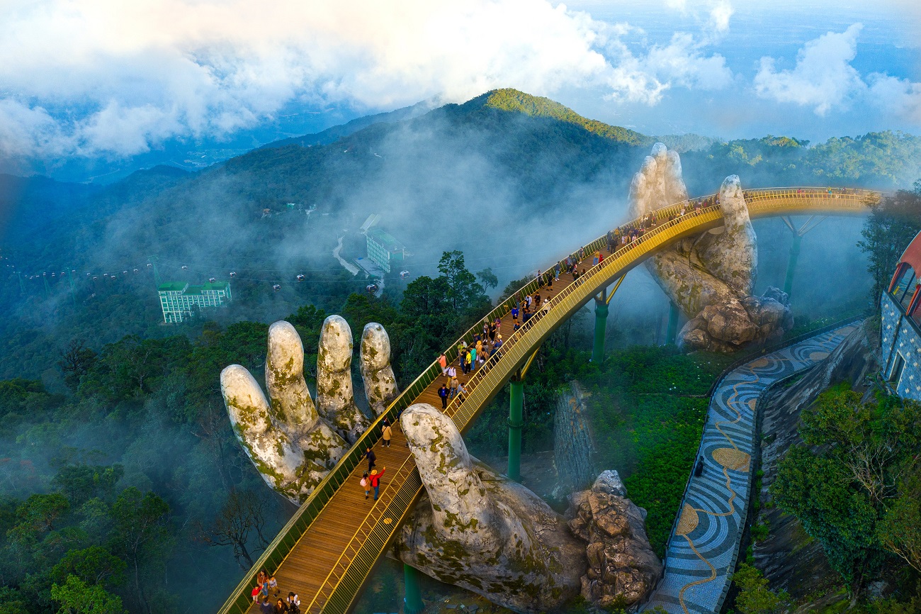 Thành phố có nhiều cây cầu bậc nhất Việt Nam, có cầu còn tự động tách làm đôi - ảnh 1