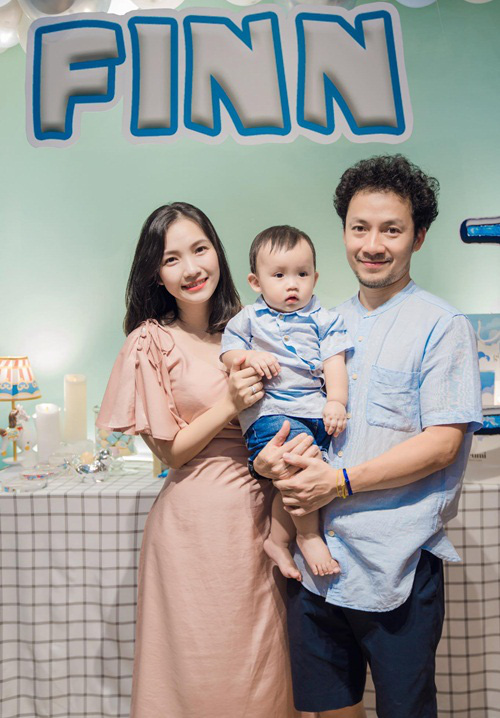 Vợ rapper Đinh Tiến Đạt sinh con thứ 2, gương mặt được nhận xét giống bố, gia đình 'đủ nếp đủ tẻ' - ảnh 1