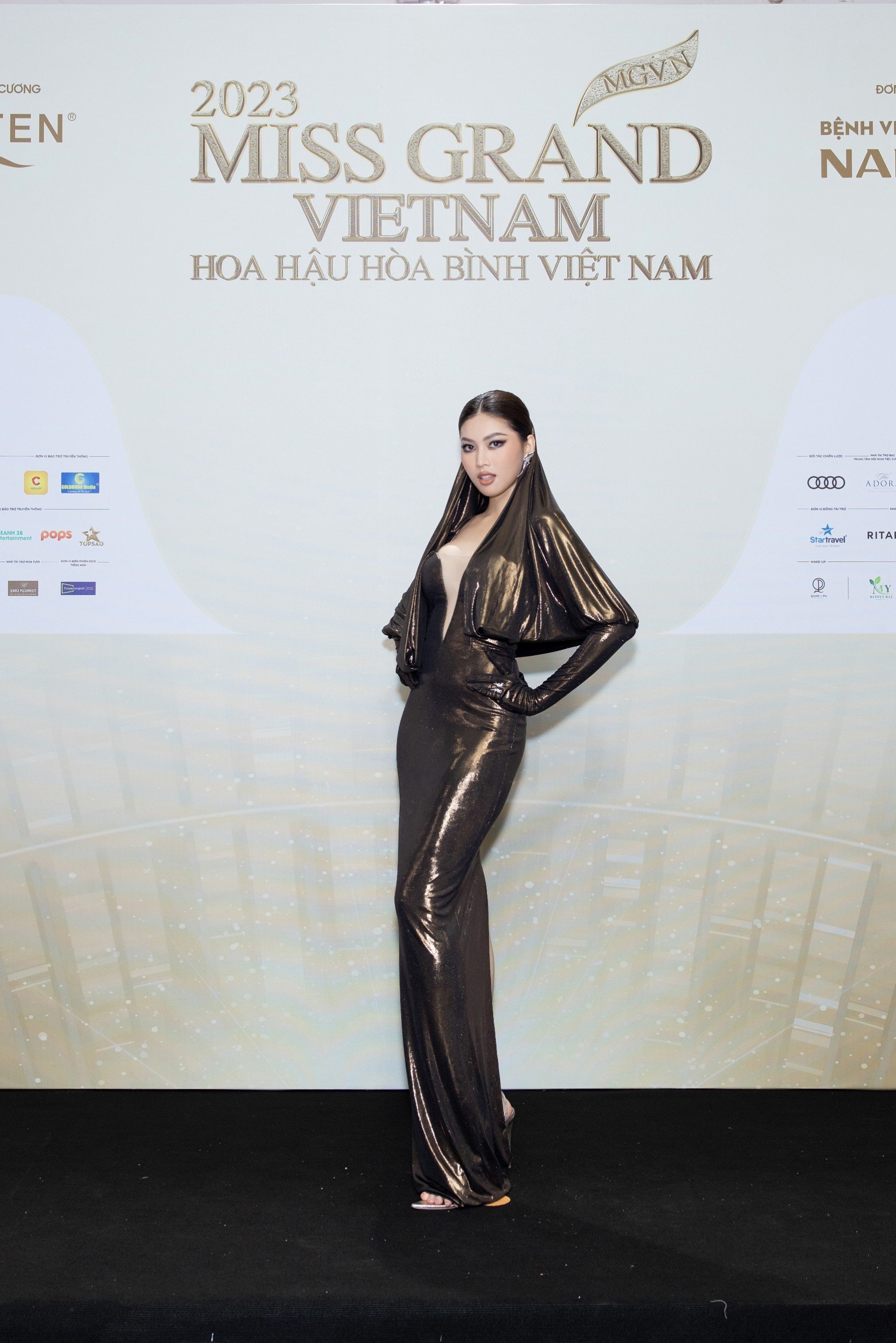 Thảm đỏ chung khảo toàn quốc Miss Grand Vietnam 2023: Huỳnh Minh Kiên khoe đường cong, Thuỳ Tiên kín đáo vẫn đẹp - ảnh 7