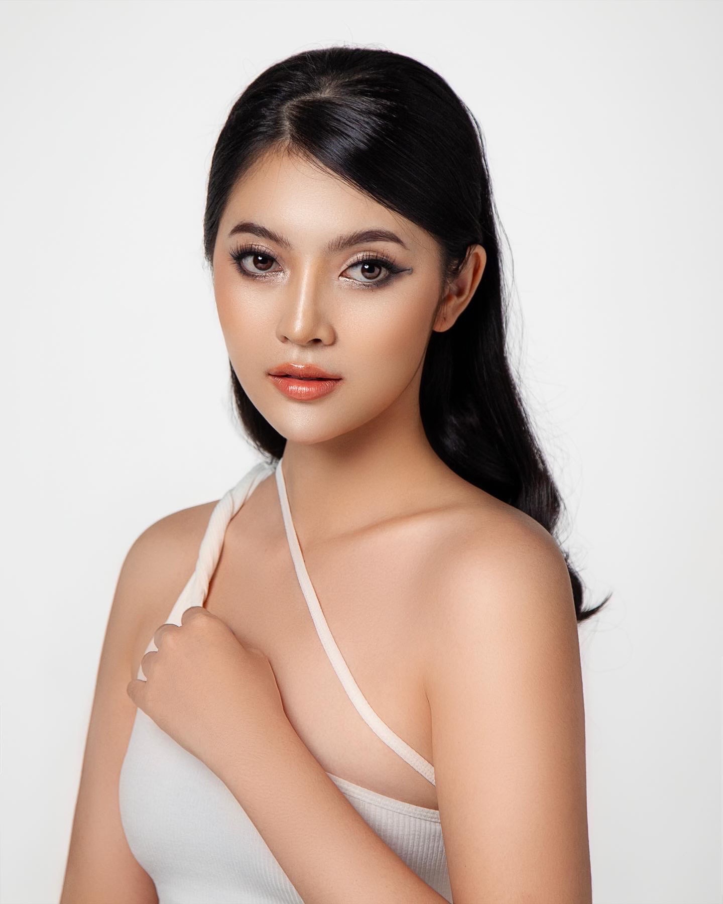 Việt Nam vừa có thêm một Hoa hậu, nhan sắc thế nào mà 'dành cả thanh xuân để thi sắc đẹp'? - ảnh 8