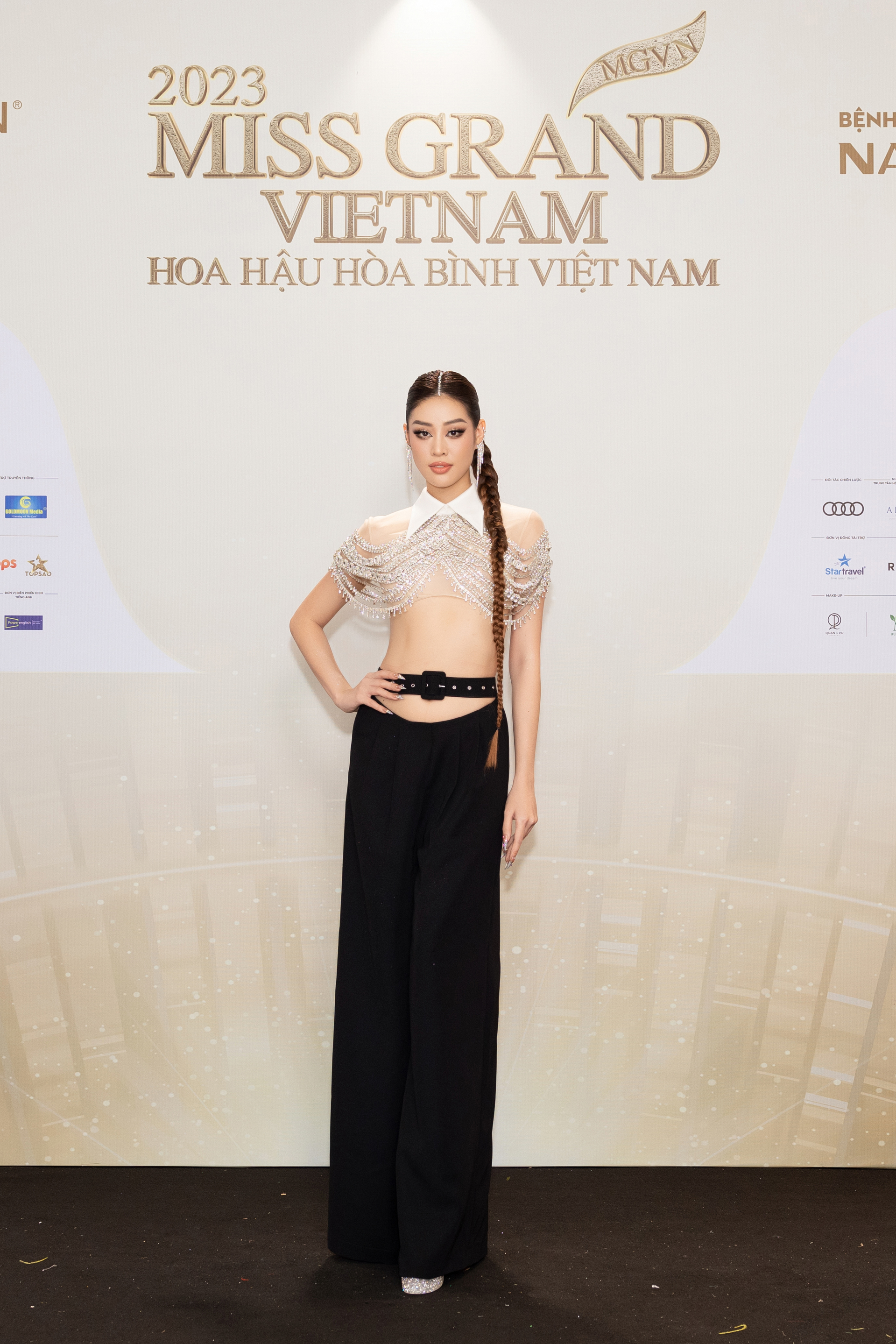 Thảm đỏ chung kết Miss Grand Vietnam 2023: Vợ chồng Trường Giang Nhã Phương đi cùng bạn trai tin đồn của Đoàn Thiên Ân - ảnh 11