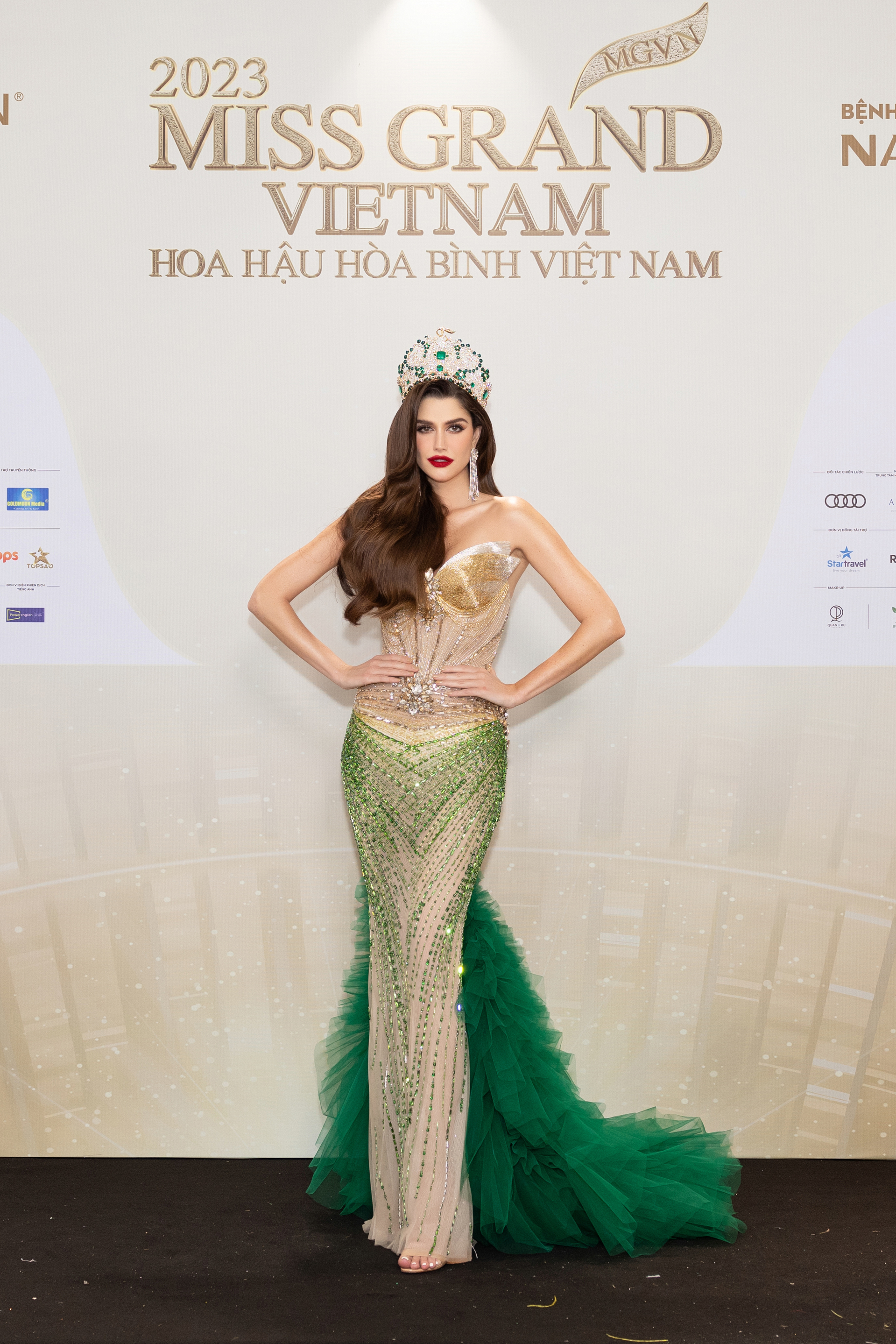 Thảm đỏ chung kết Miss Grand Vietnam 2023: Vợ chồng Trường Giang Nhã Phương đi cùng bạn trai tin đồn của Đoàn Thiên Ân - ảnh 5