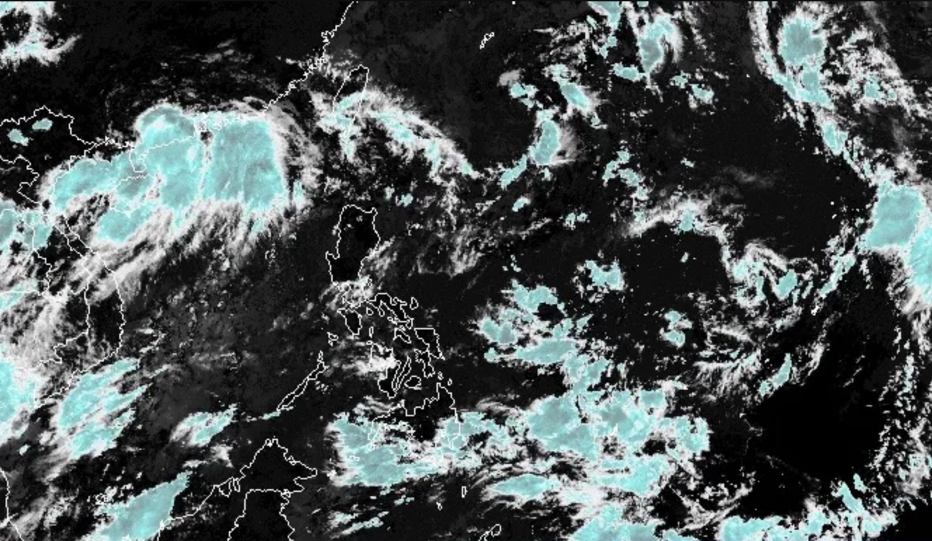 Cảnh báo 2 áp thấp liên tiếp gần biển Đông, mưa dông lốc xoáy và gió giật mạnh trên một số vùng biển - ảnh 1