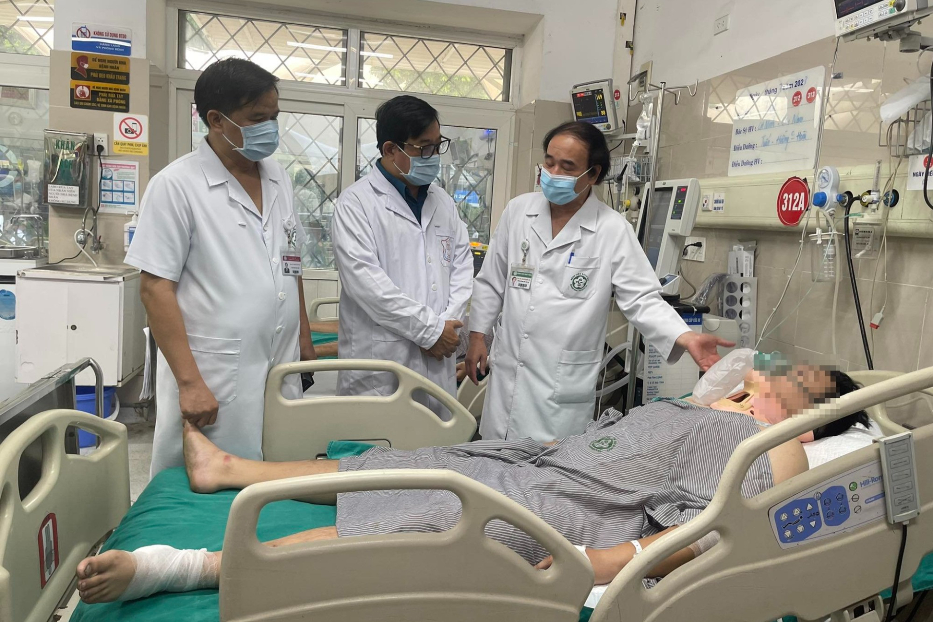 Nạn nhân vụ cháy chung cư mini ở Hà Nội được hỗ trợ toàn bộ chi phí điều trị tại bệnh viện - ảnh 1