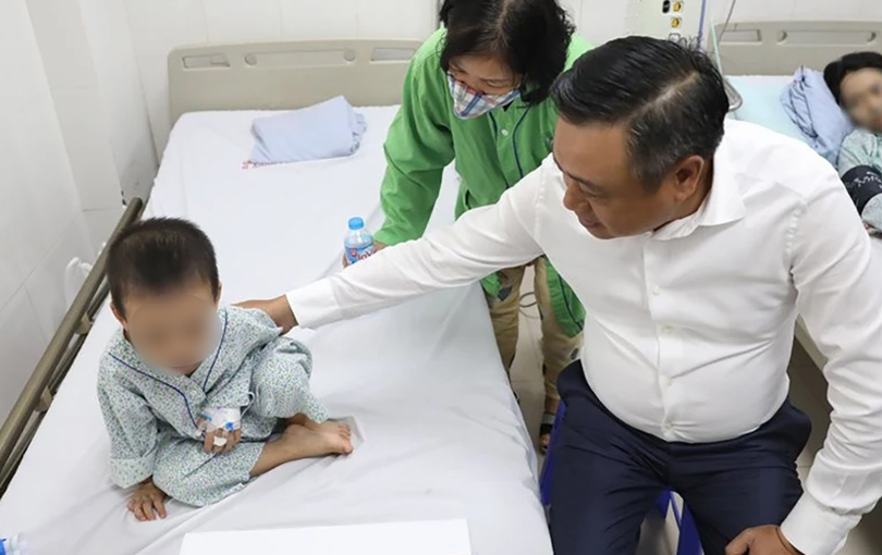 Trẻ em mồ côi sau vụ cháy chung cư mini ở Hà Nội sẽ được chăm sóc, hỗ trợ như thế nào? - ảnh 1