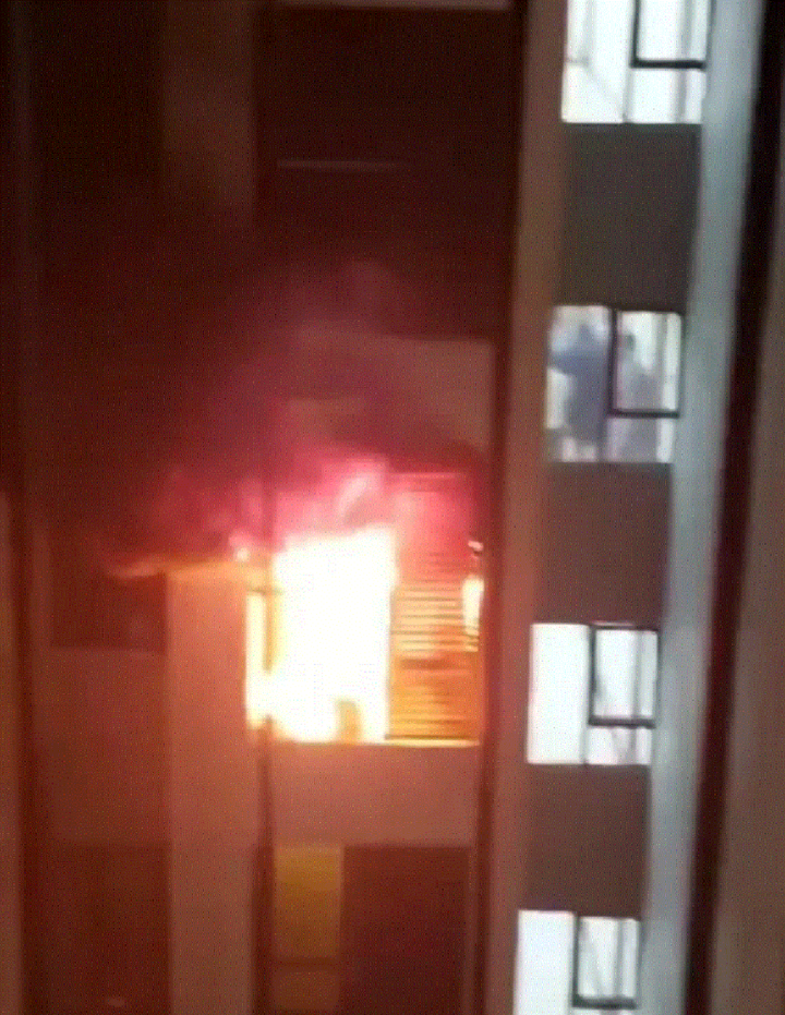 Tiếp tục cháy chung cư ở Hà Nội khiến hàng nghìn người hoảng loạn, nghi do bắn pháo hoa? - ảnh 1