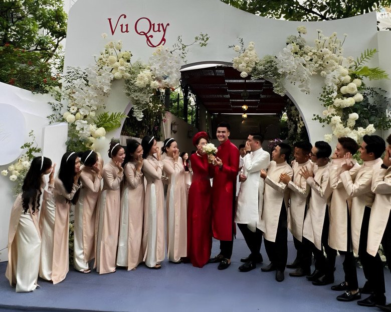 Siêu mẫu 'đẹp trai nhất Việt Nam' cưới với vợ là ái nữ nhà đại gia bất động sản, hôn lễ cực kỳ kín tiếng - ảnh 1