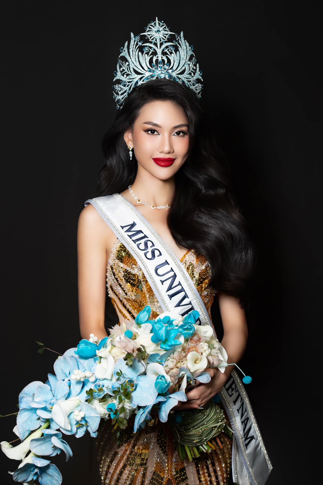 Bùi Quỳnh Hoa có thể bị tước vương miện Miss Universe VietNam 2023 trong trường hợp nào? - ảnh 2