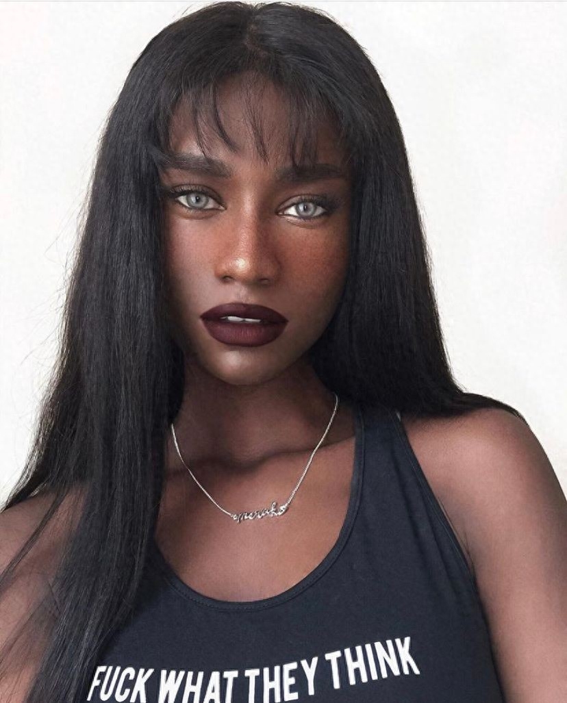 Cô gái châu Phi được công nhận là 'người da đen đẹp nhất thế giới', đến trường cũng cần vệ sĩ - ảnh 6