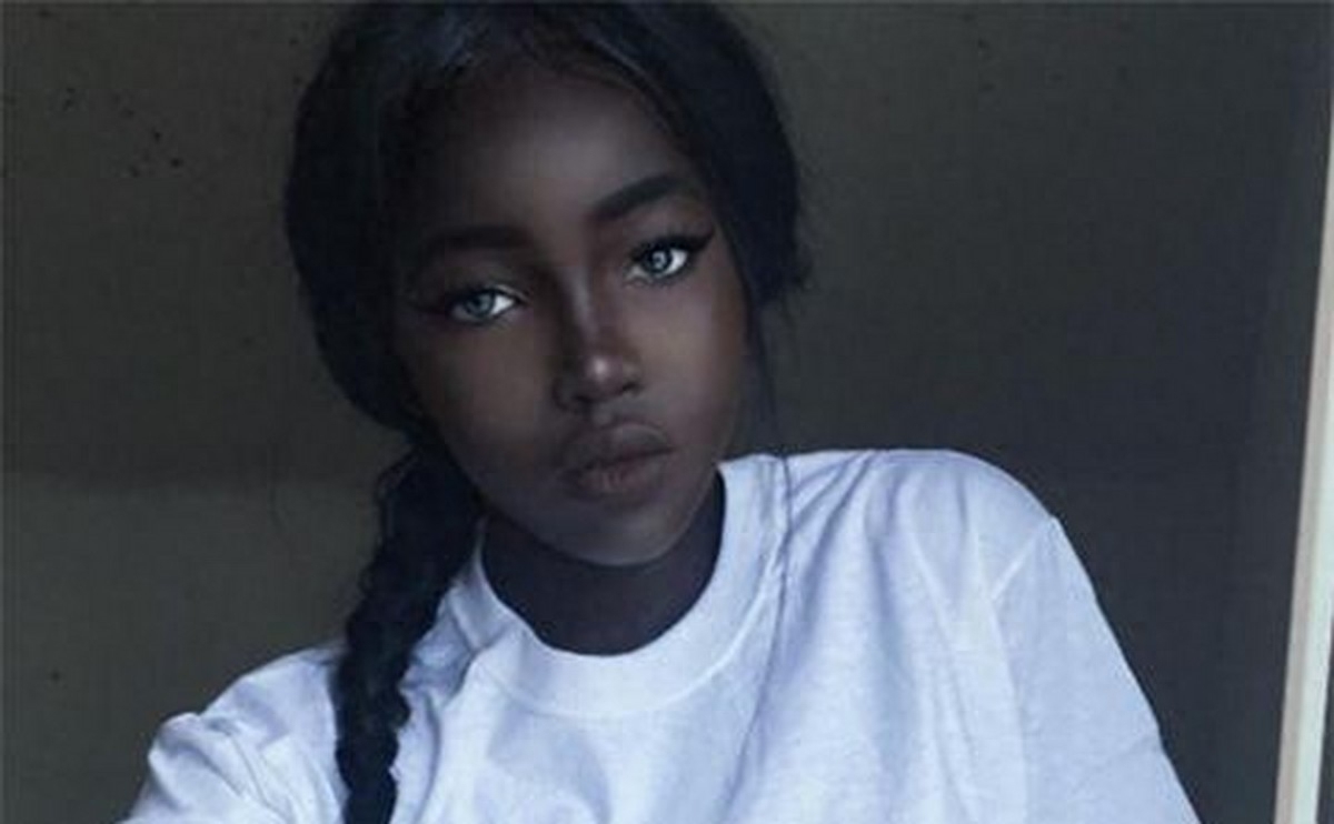 Cô gái châu Phi được công nhận là 'người da đen đẹp nhất thế giới', đến trường cũng cần vệ sĩ - ảnh 2