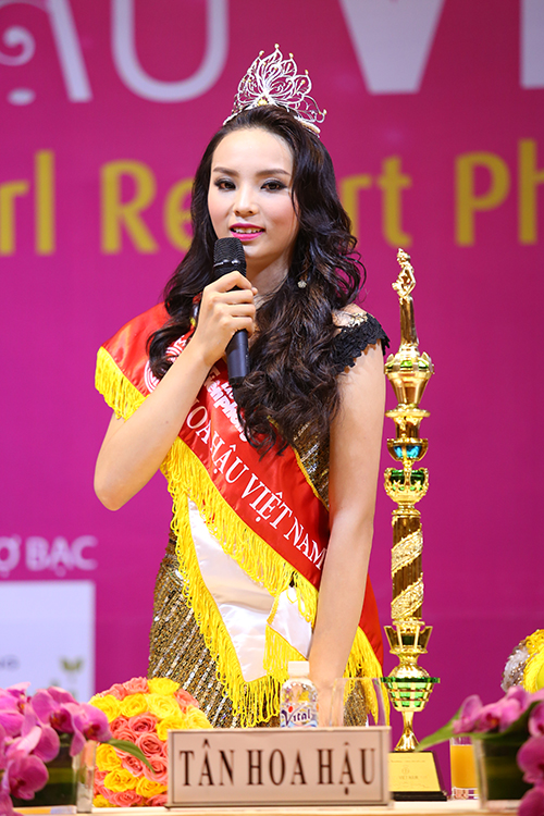 Một Hoa hậu Việt Nam hút 'bóng cười' bị BTC kỷ luật, 'cấm sóng' nhiều hoạt động, nguy cơ mất vương miện - ảnh 2