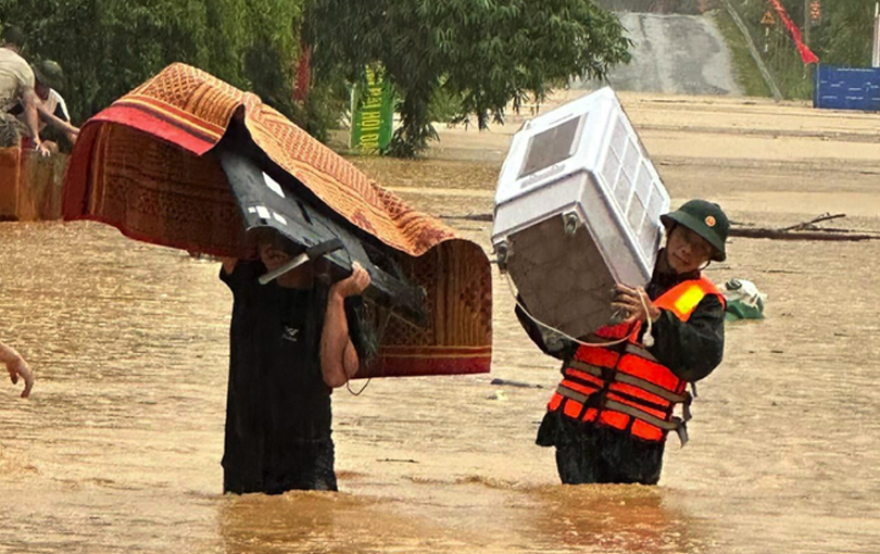 Hàng nghìn học sinh nghỉ học vì mưa lũ ở các tỉnh miền Trung, dự báo sắp đón 3 đợt mưa lớn dồn dập - ảnh 3