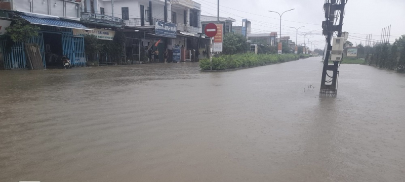 Nâng cảnh báo rủi ro mưa lũ ở Đà Nẵng, Thừa Thiên - Huế lên mức cao nhất, đã có 2 người thiệt mạng - ảnh 5