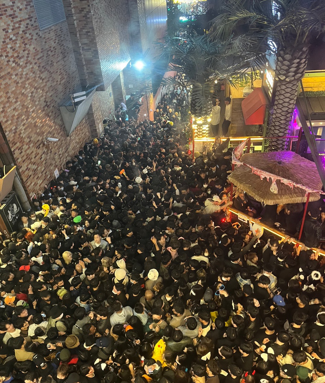 Sau 1 năm từ thảm kịch giẫm đạp trong hẻm nhỏ ở Itaewon, người Hàn Quốc 'khiếp vía' lễ hội Halloween? - ảnh 2