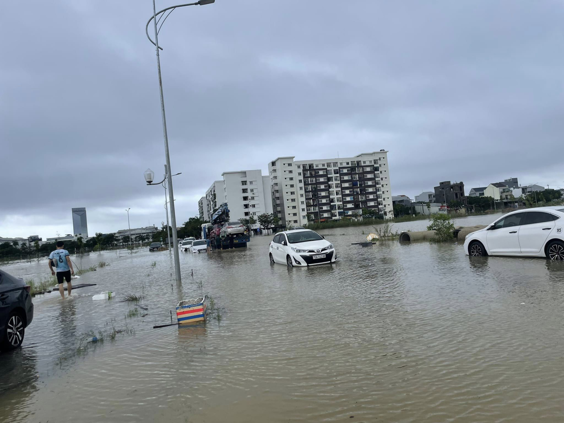 Mưa lớn và ngập lụt ở các tỉnh miền Trung kéo dài đến khi nào? - ảnh 3