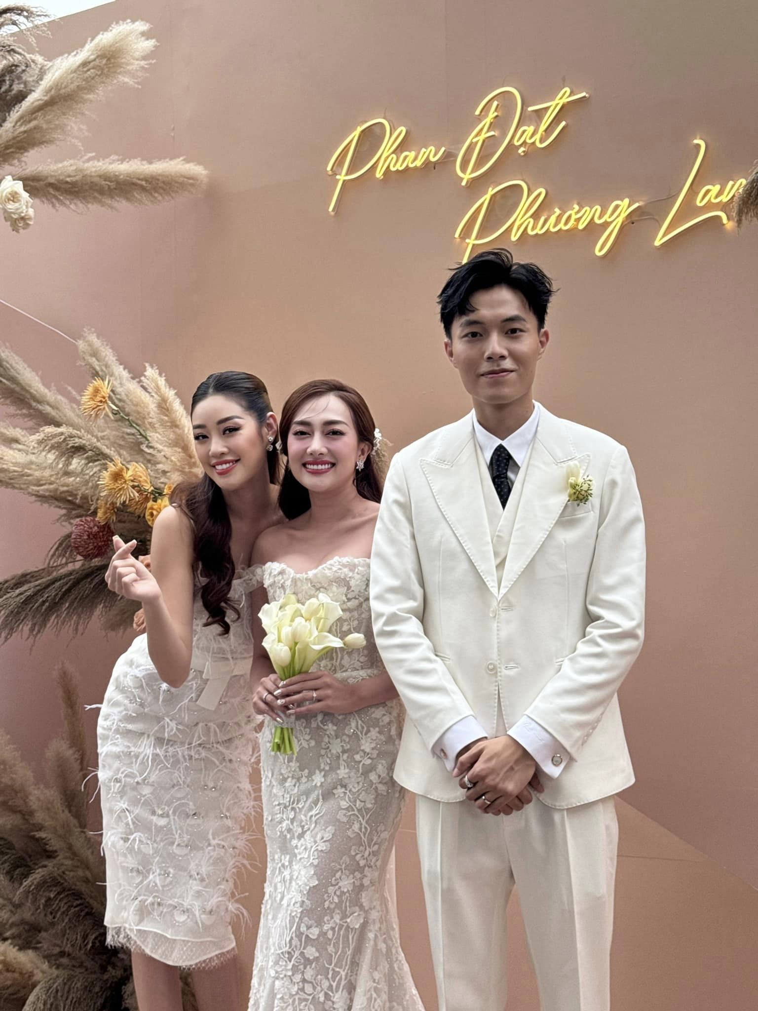 'Vợ chồng son' Puka và Gin Tuấn Kiệt dự đám cưới Phương Lan, dàn sao Việt đình đám đến chúc phúc - ảnh 2