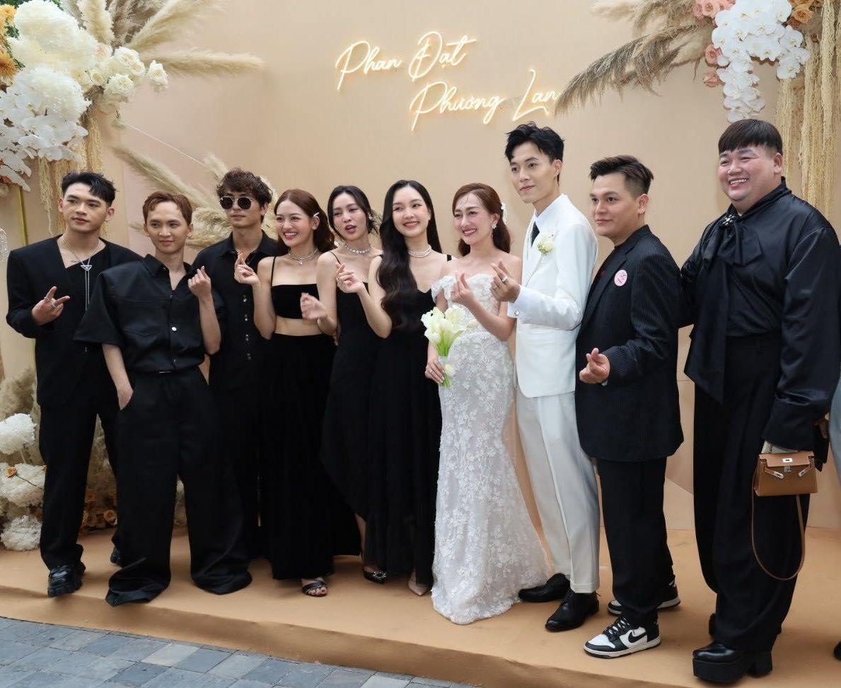 'Vợ chồng son' Puka và Gin Tuấn Kiệt dự đám cưới Phương Lan, dàn sao Việt đình đám đến chúc phúc - ảnh 4