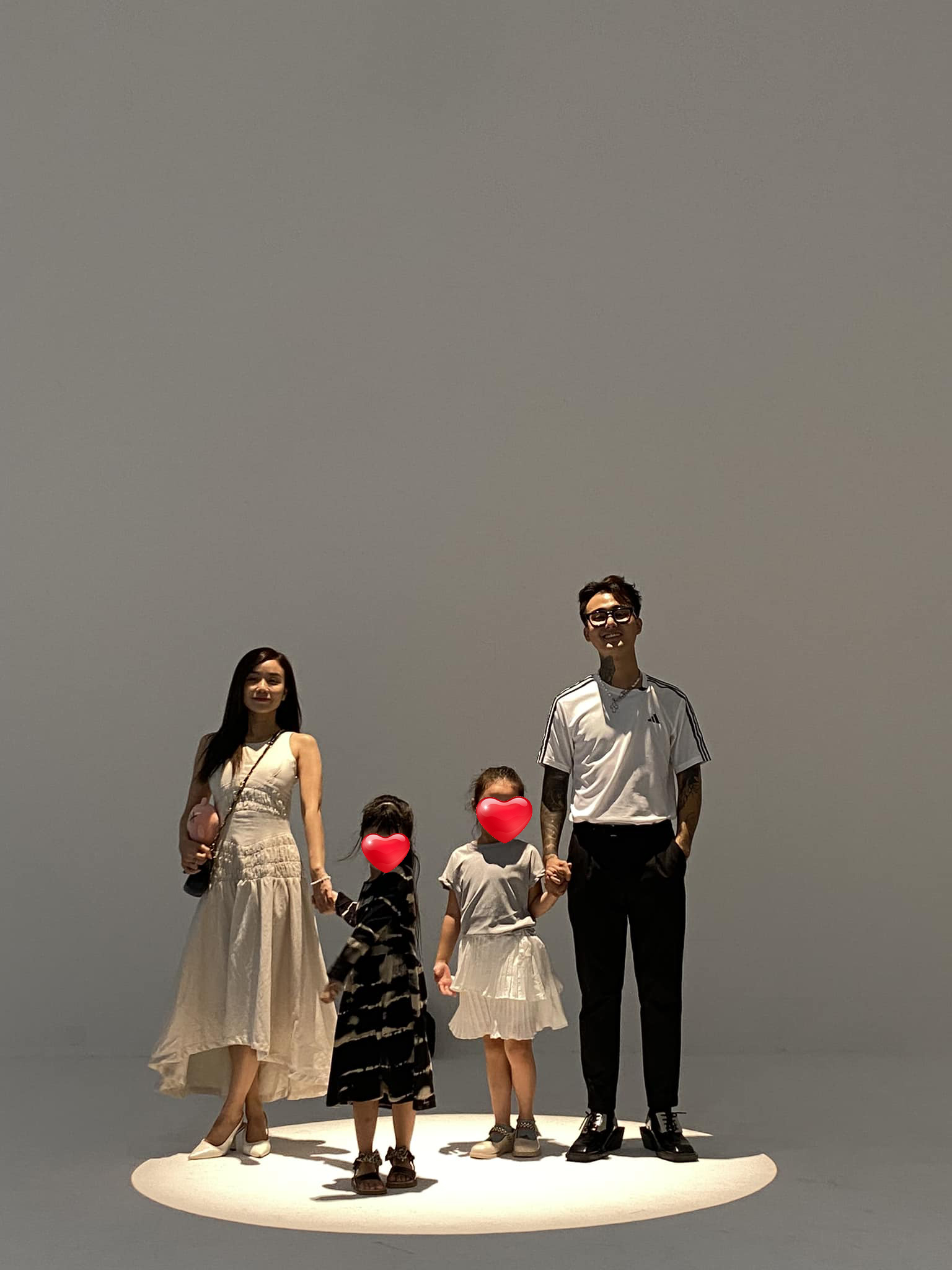 Hoài Lâm hiện ra sao khi vợ cũ Cindy Lư và Đạt G kỷ niệm 3 năm hạnh phúc bên các con? - ảnh 2
