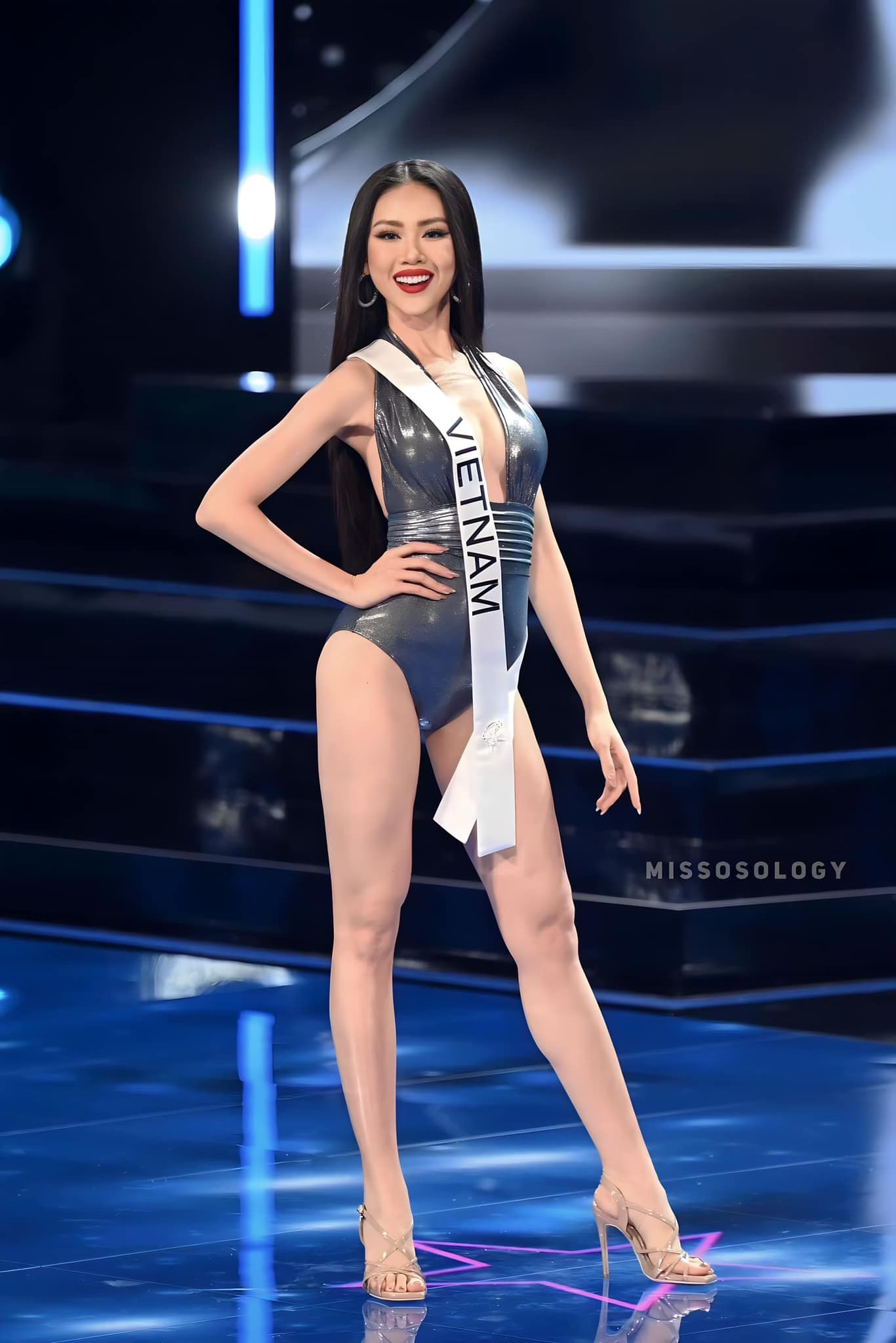 Bùi Quỳnh Hoa tiếp tục lộ ảnh hút bóng cười, dư luận yêu cầu xem xét lại vương miện Miss Universe VietNam 2023? - ảnh 3