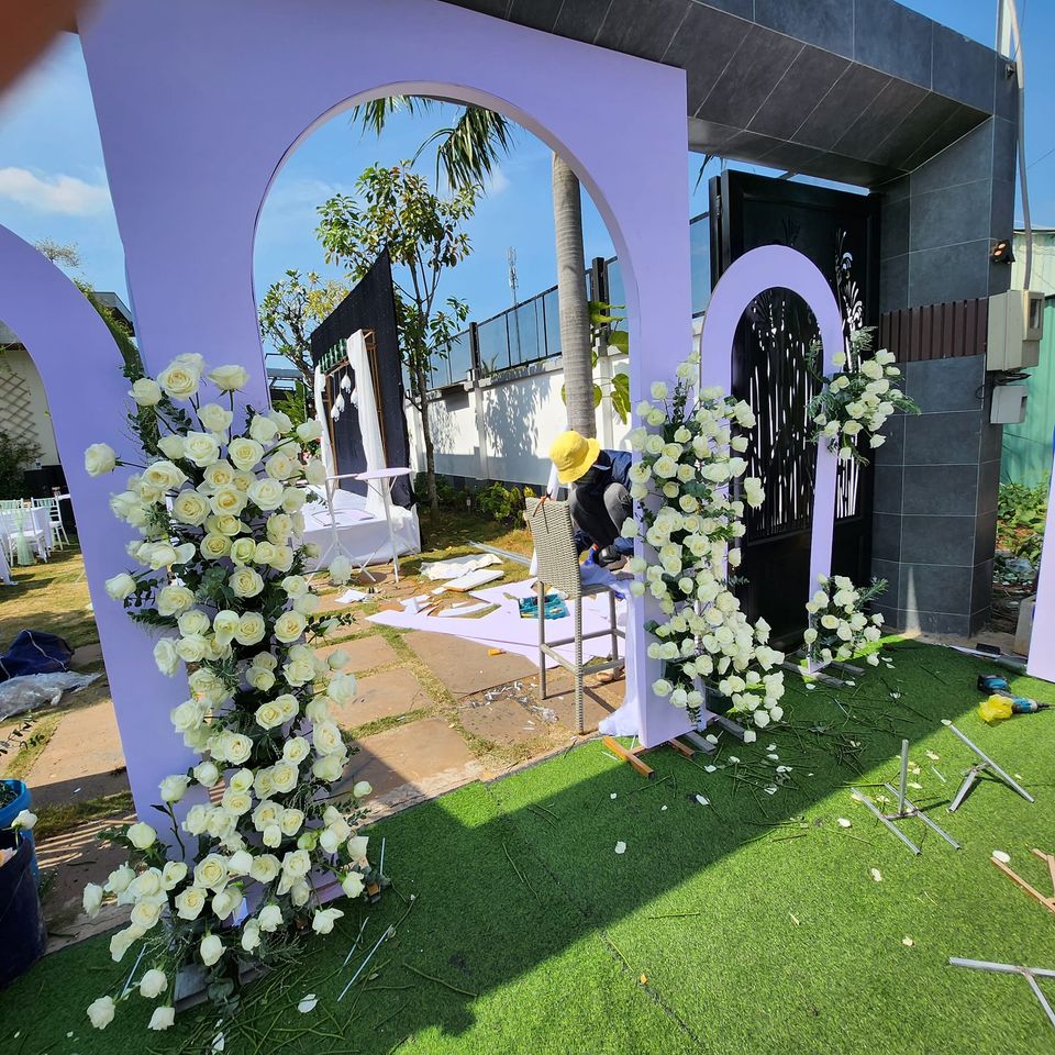 Nam ca sĩ hoãn cưới vì vợ liên tục mang bầu nay tổ chức hôn lễ xa hoa ở biệt thự 1.200 m2 - ảnh 3