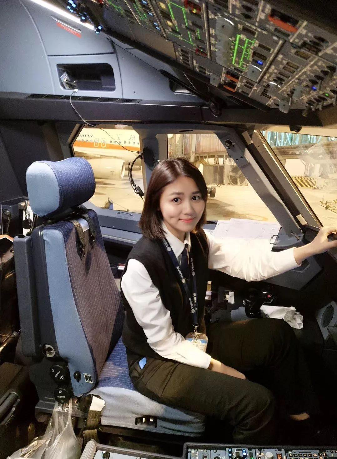 Chân dung nữ cơ trưởng trẻ nhất thế giới: 19 tuổi đã lái máy bay, thu nhập gần 350 triệu đồng/tháng - ảnh 1