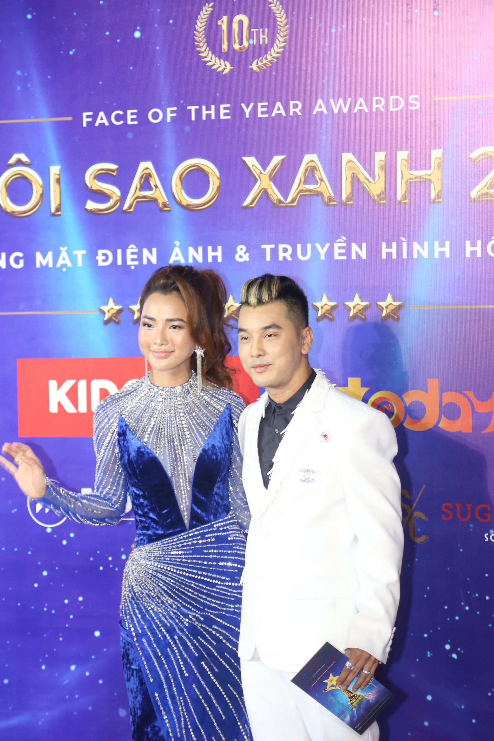 DJ Mie khoe nhan sắc như Hoa hậu, vợ một nam ca sĩ nổi tiếng lộ gương mặt khác lạ trên thảm đỏ - ảnh 6