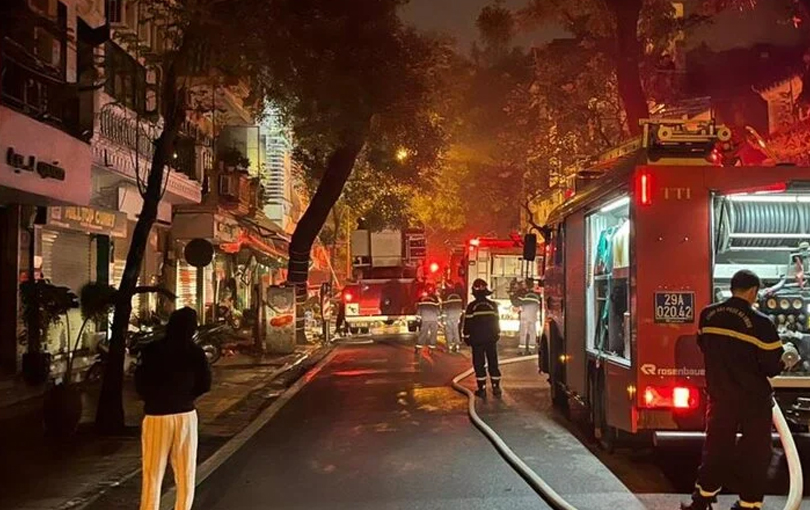 Cháy nhà ở phố cổ Hà Nội, 4 người trong một gia đình không qua khỏi - ảnh 1