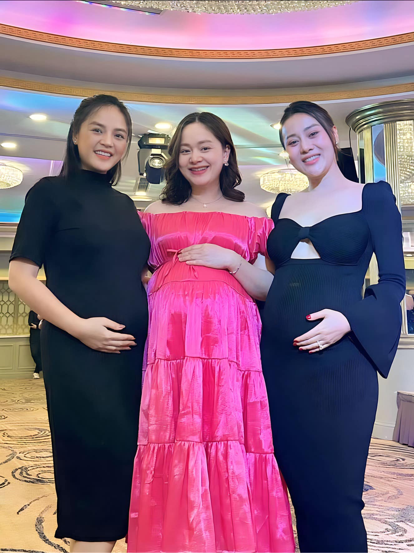 3 nữ diễn viên VTV cùng khoe bụng bầu, Phương Oanh và Thu Quỳnh có sự trùng hợp đến lạ - ảnh 1